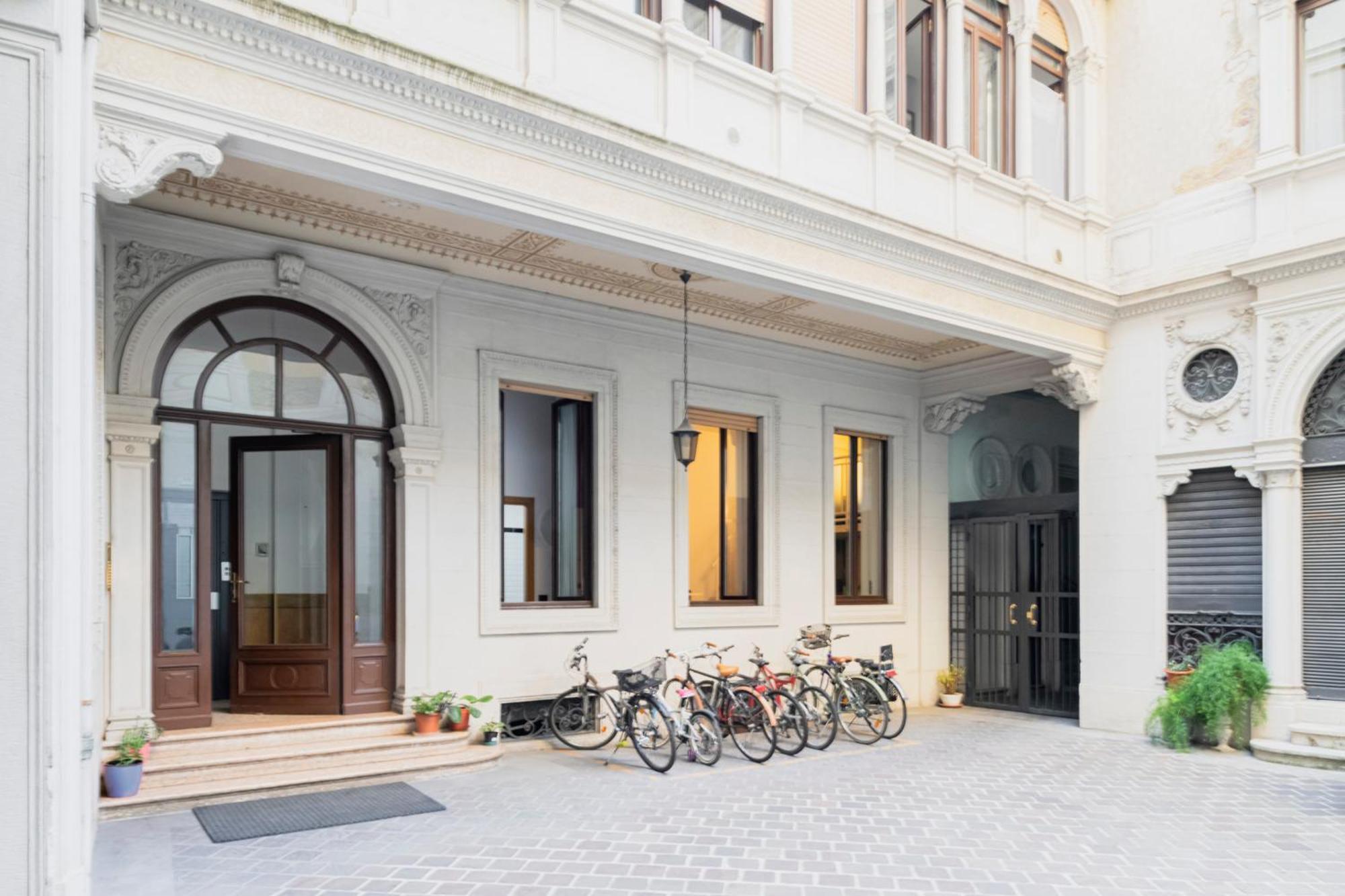 Appartamento Easylife - Accogliente Monolocale In Via Torino, Posizione Perfetta Per Scoprire La Citta Milano